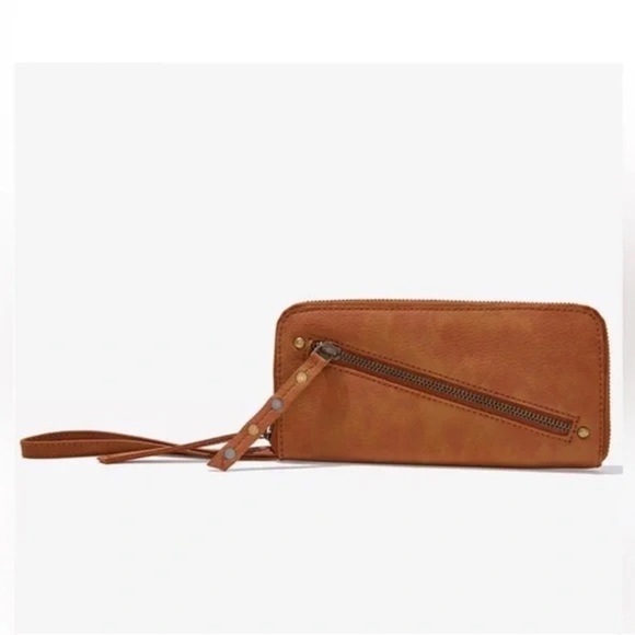 Free People Handbags - NWOT Free People Brown Cognac Vegan Leather Wallet